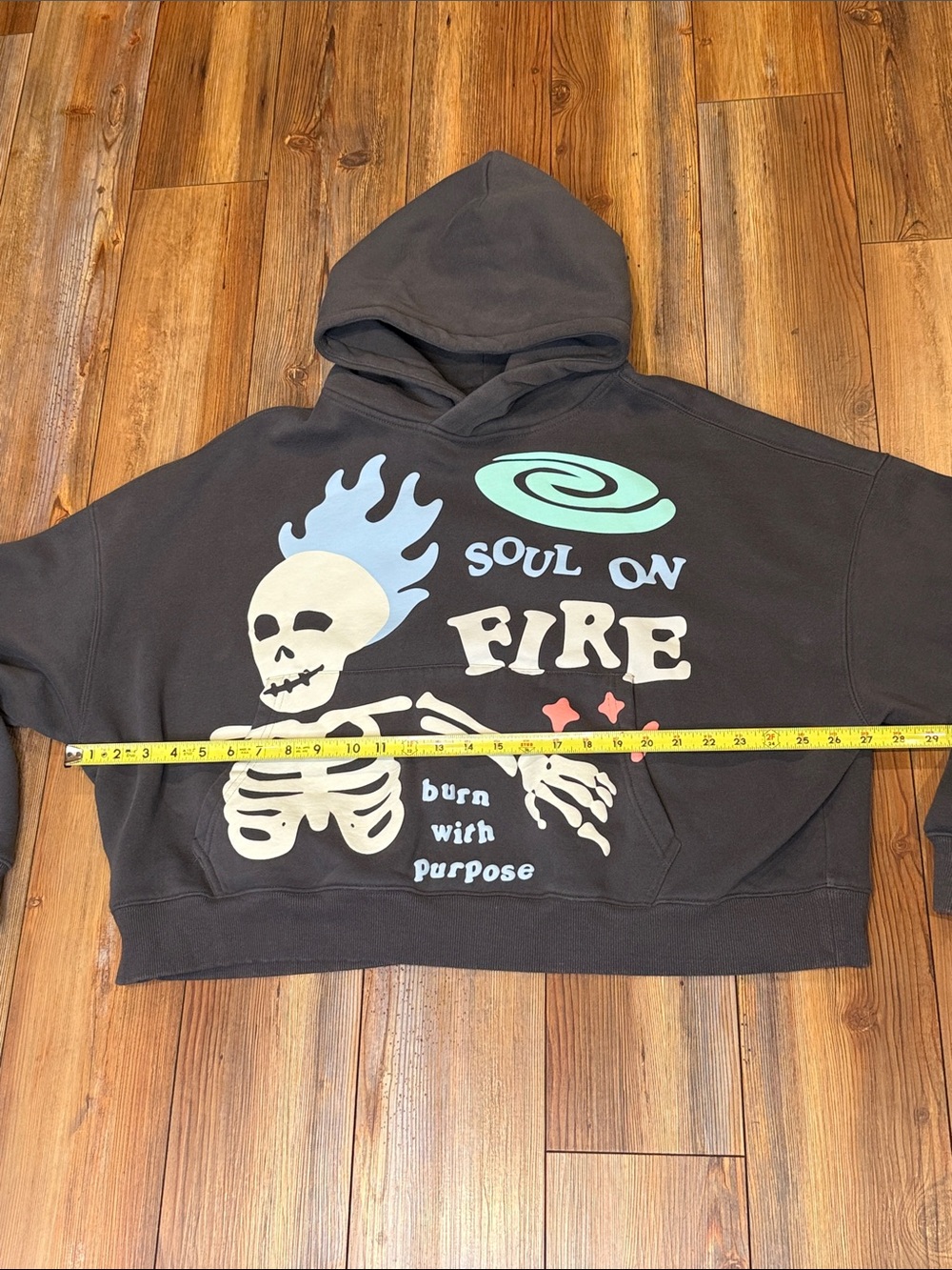 Soul On Fire Graphic Cropped Hoodie Sweatshirt - Charcoal Size Medium - Picture 3 of 7